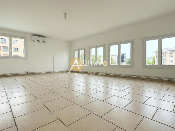 Appartement 94 m² avec studio indépendant à La Seyne-sur-Mer