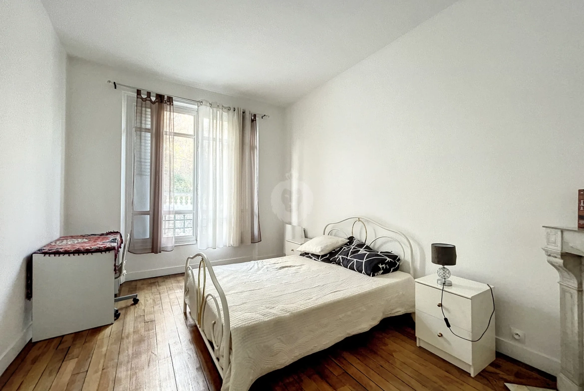 Appartement de 4 pièces avec terrasse de 100 m² à Melun 