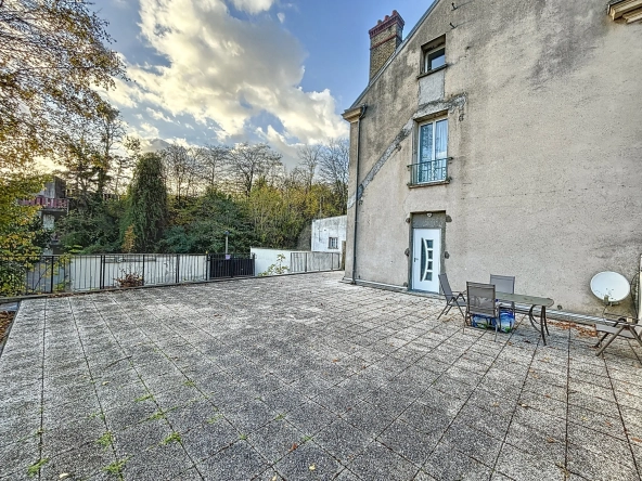 Appartement de 4 pièces avec terrasse de 100 m² à Melun 