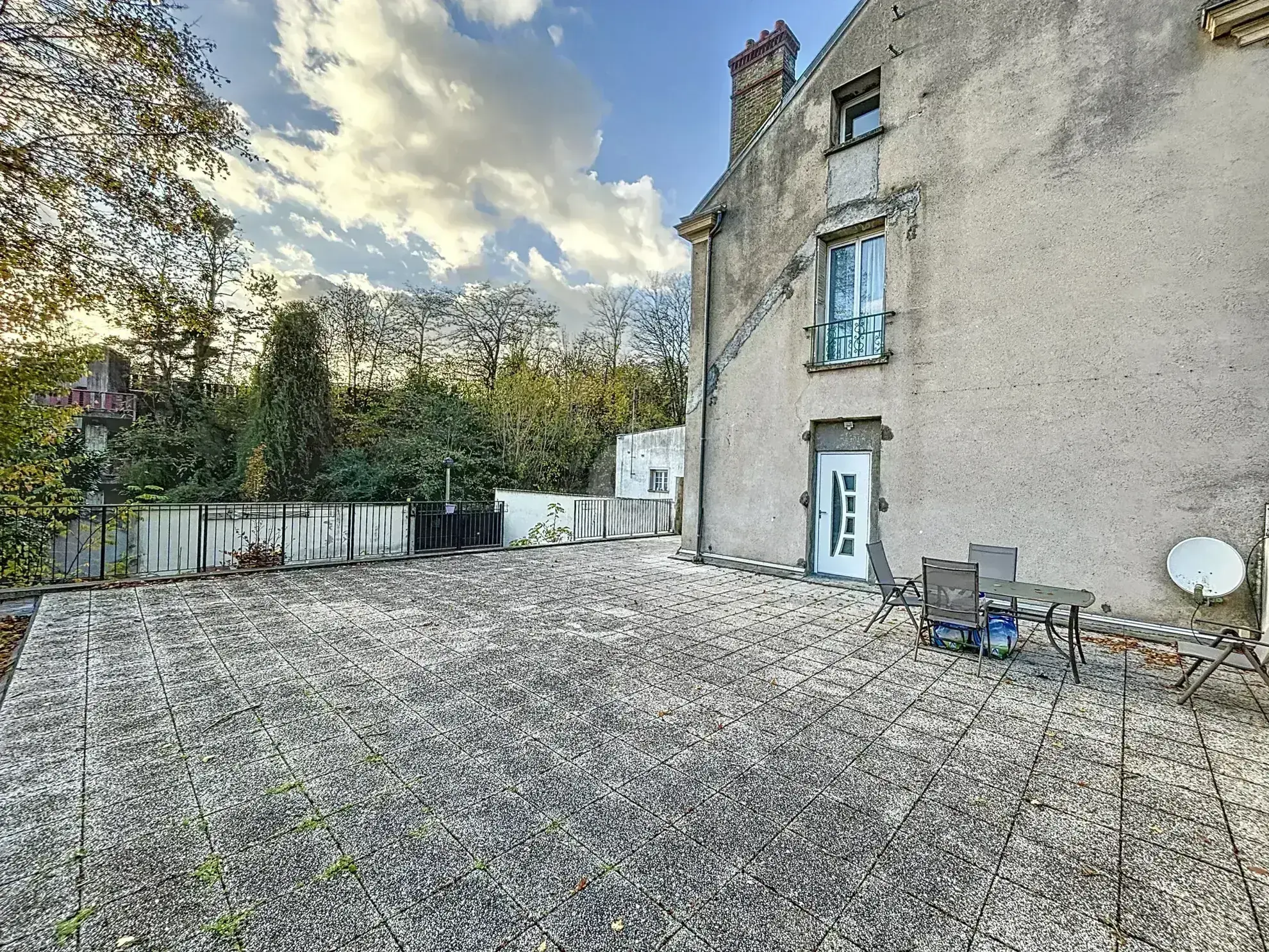 Appartement de 4 pièces avec terrasse de 100 m² à Melun 