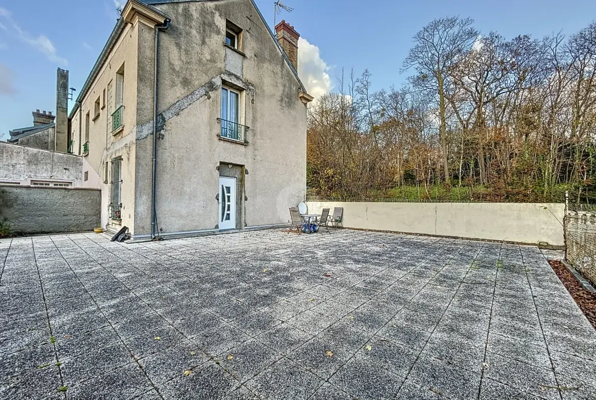 Appartement de 4 pièces avec terrasse de 100 m² à Melun 