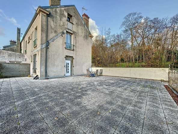 Appartement de 4 pièces avec terrasse de 100 m² à Melun 