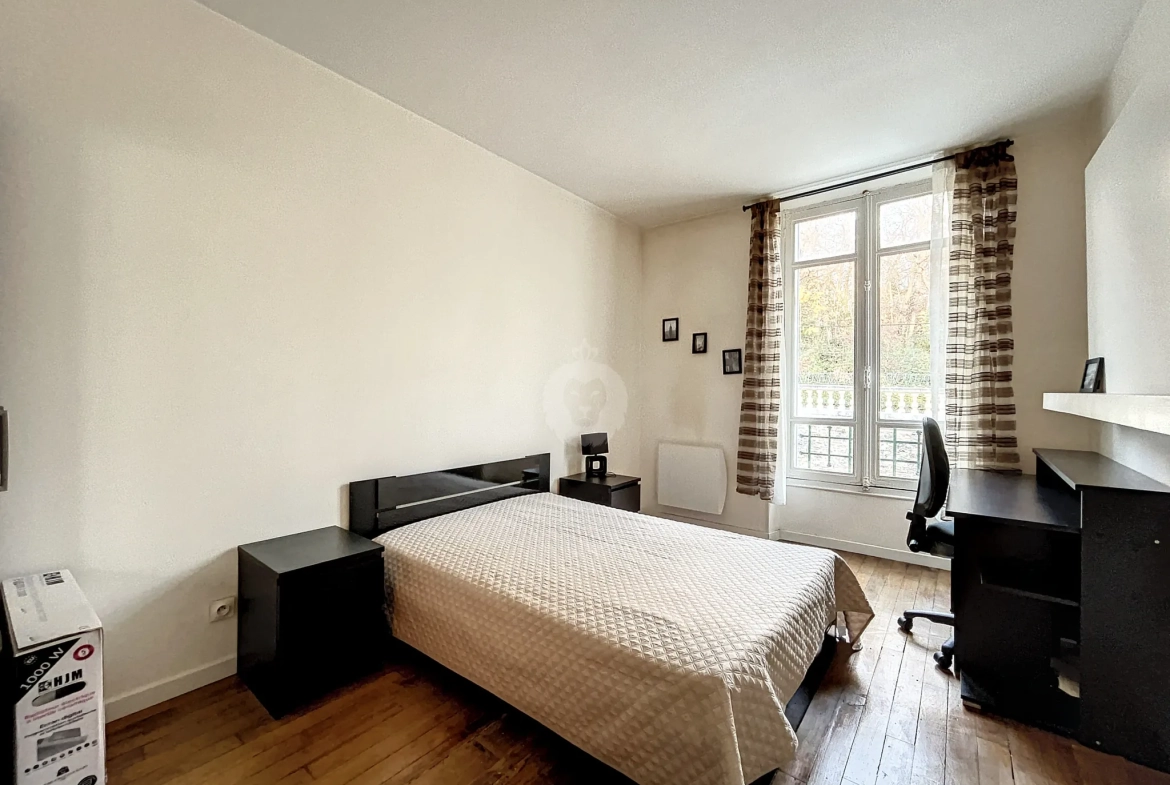 Appartement de 4 pièces avec terrasse de 100 m² à Melun 