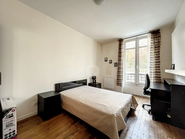 Appartement de 4 pièces avec terrasse de 100 m² à Melun 