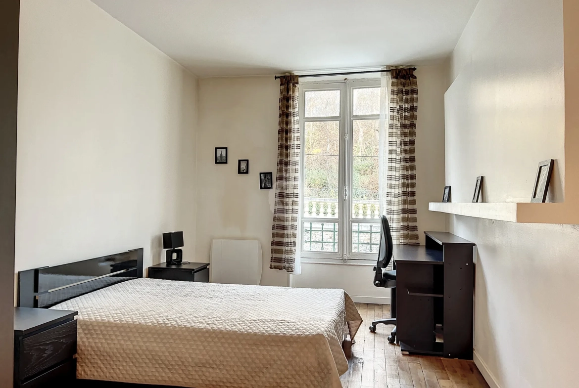 Appartement de 4 pièces avec terrasse de 100 m² à Melun 