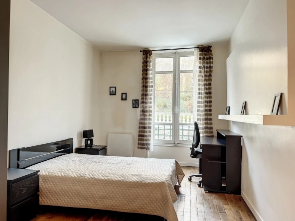Appartement de 4 pièces avec terrasse de 100 m² à Melun 
