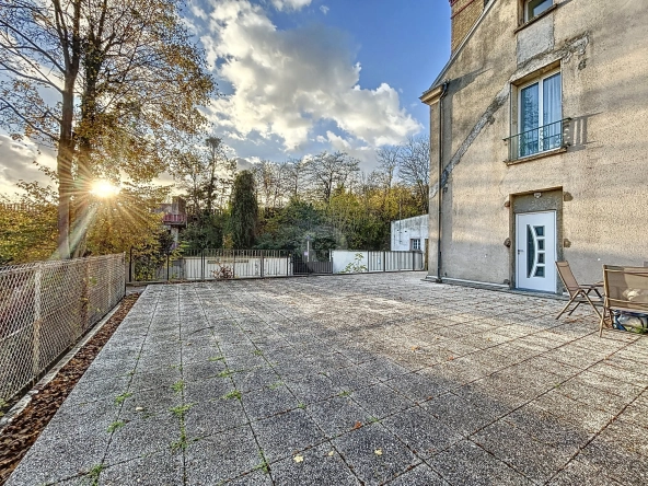 Appartement de 4 pièces avec terrasse de 100 m² à Melun