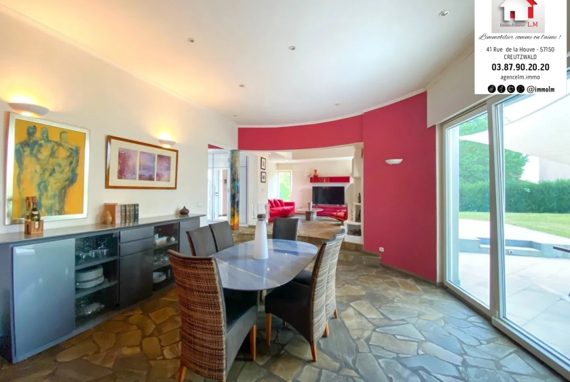 Maison d'architecte à vendre à Creutzwald – 180 m² sur terrain de 25,79 ares 
