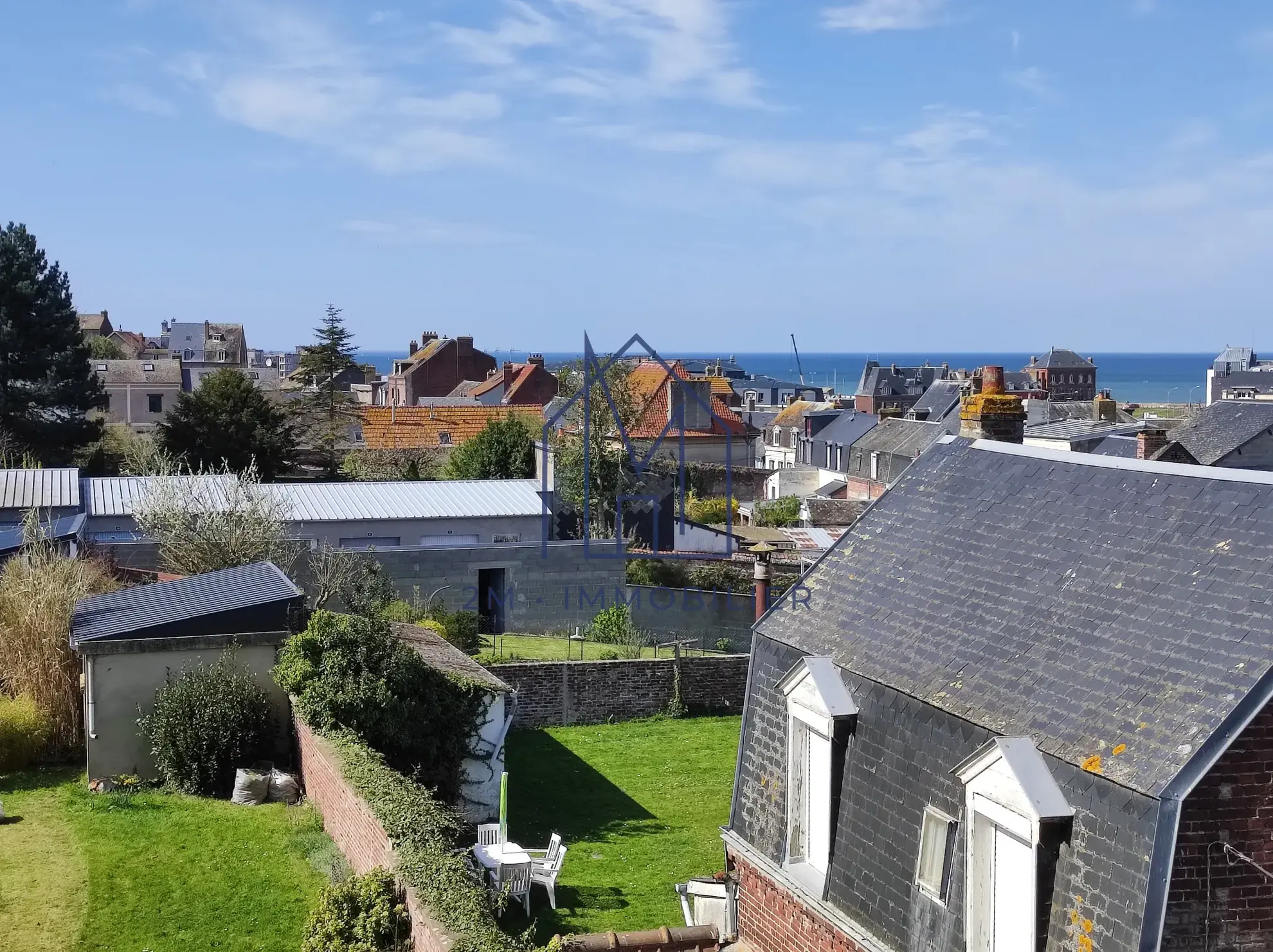 Maison lumineuse avec garage et petit extérieur au Tréport 