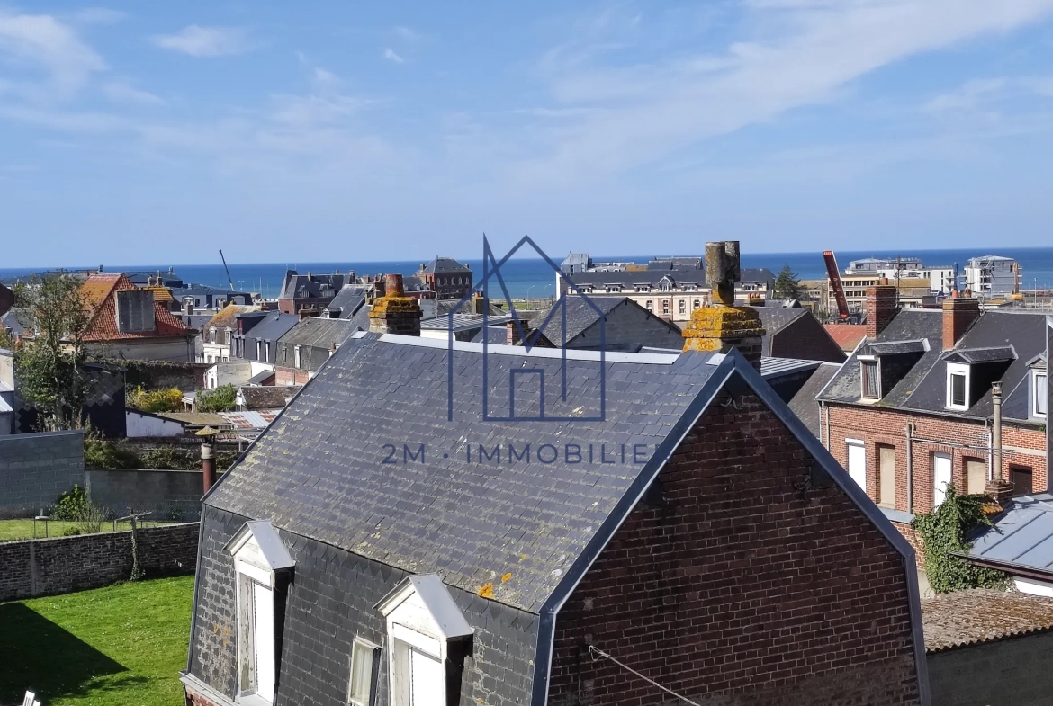Maison lumineuse avec garage et petit extérieur au Tréport 