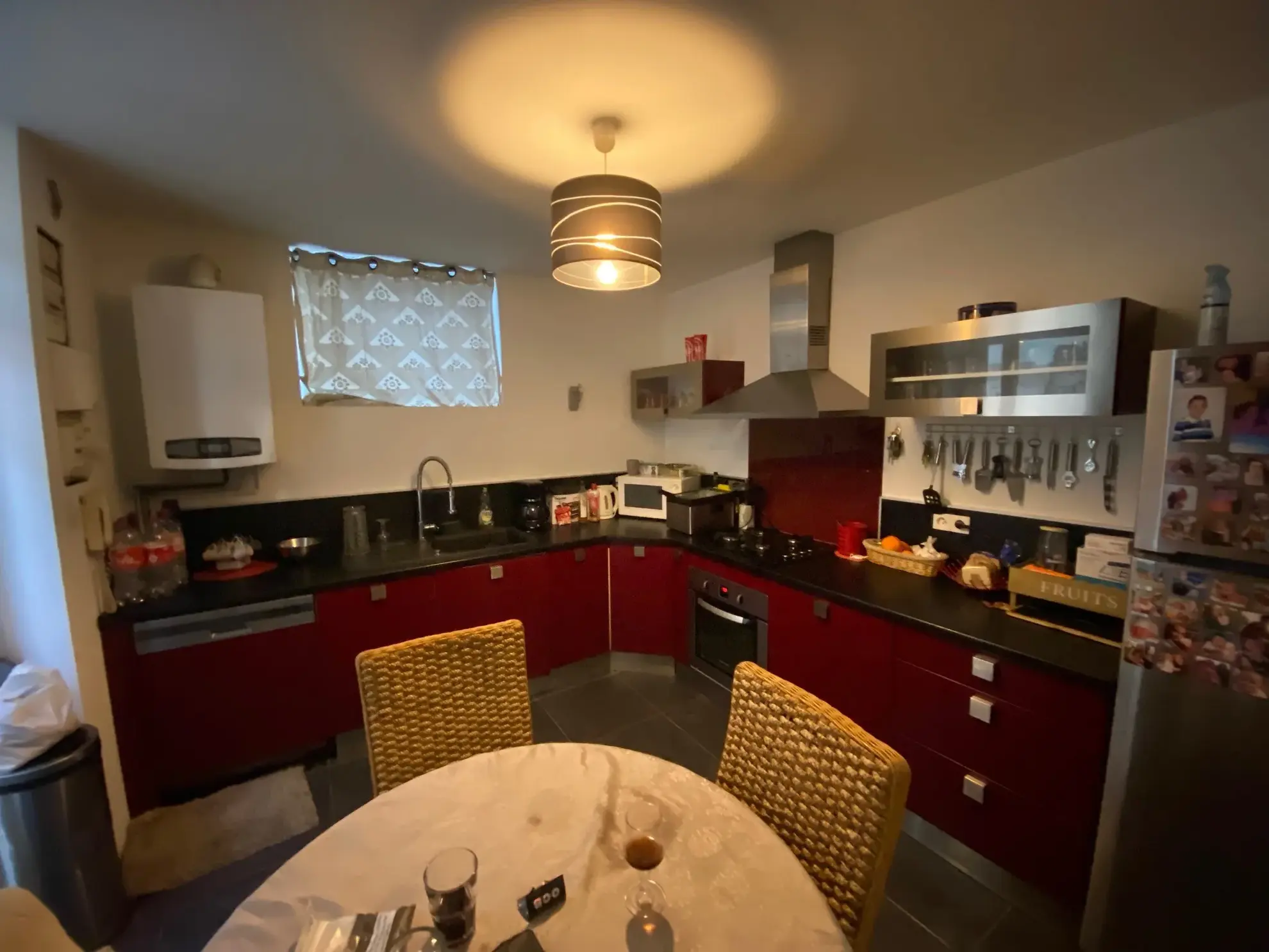Maison avec deux appartements, jardin et garage à Nîmes - Potentiel de rénovation 