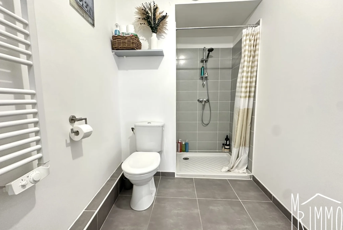 Vente Appartement 2 pièces à Montpellier Ovale avec terrasse et parking privé 
