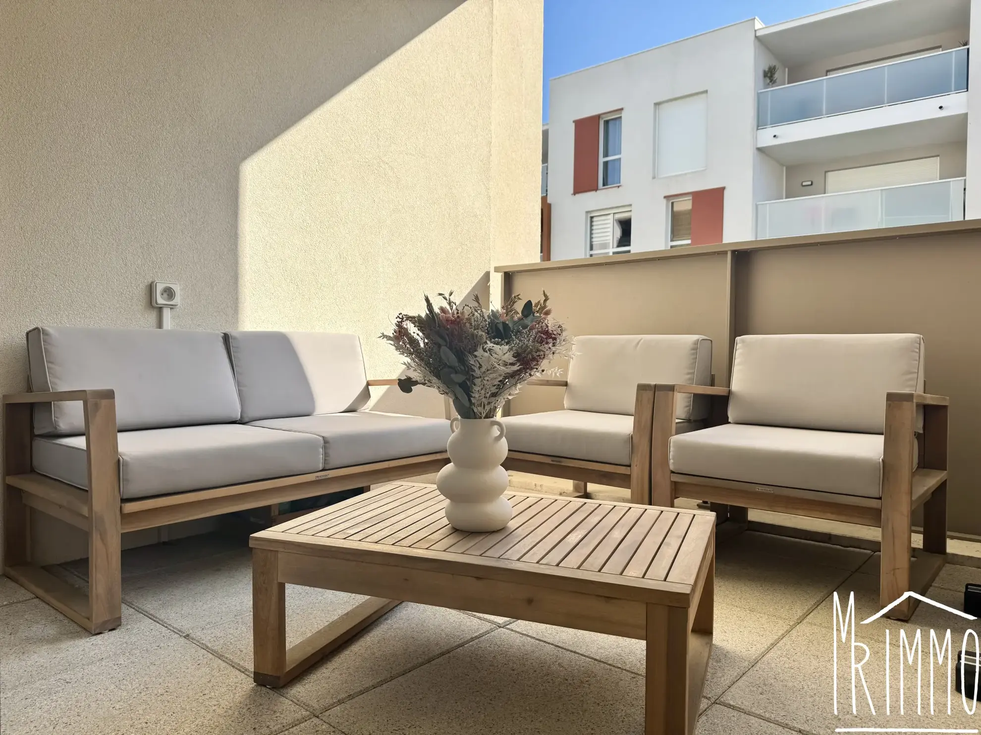 Vente Appartement 2 pièces à Montpellier Ovale avec terrasse et parking privé 