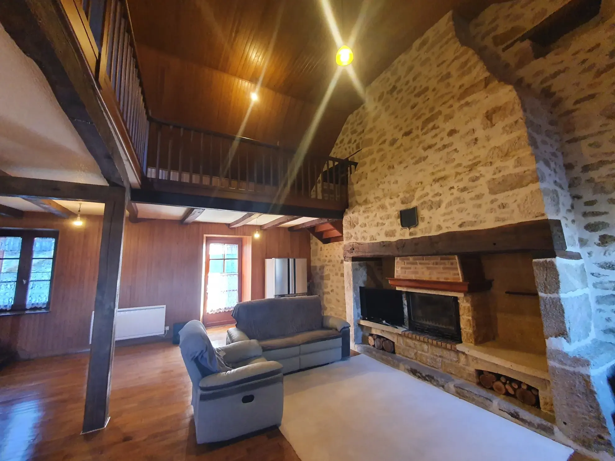 Maison de charme en pierre avec terrain et ruisseau à Espagnac, Corrèze 