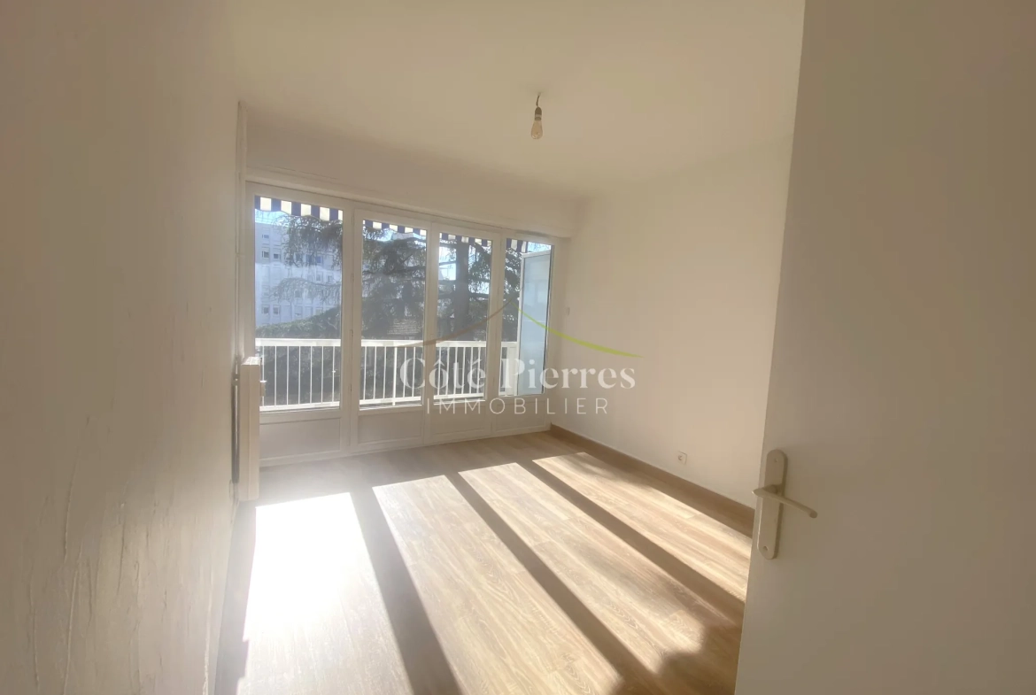 Appartement 4 pièces rénové à Nîmes - Jean Jaurès 