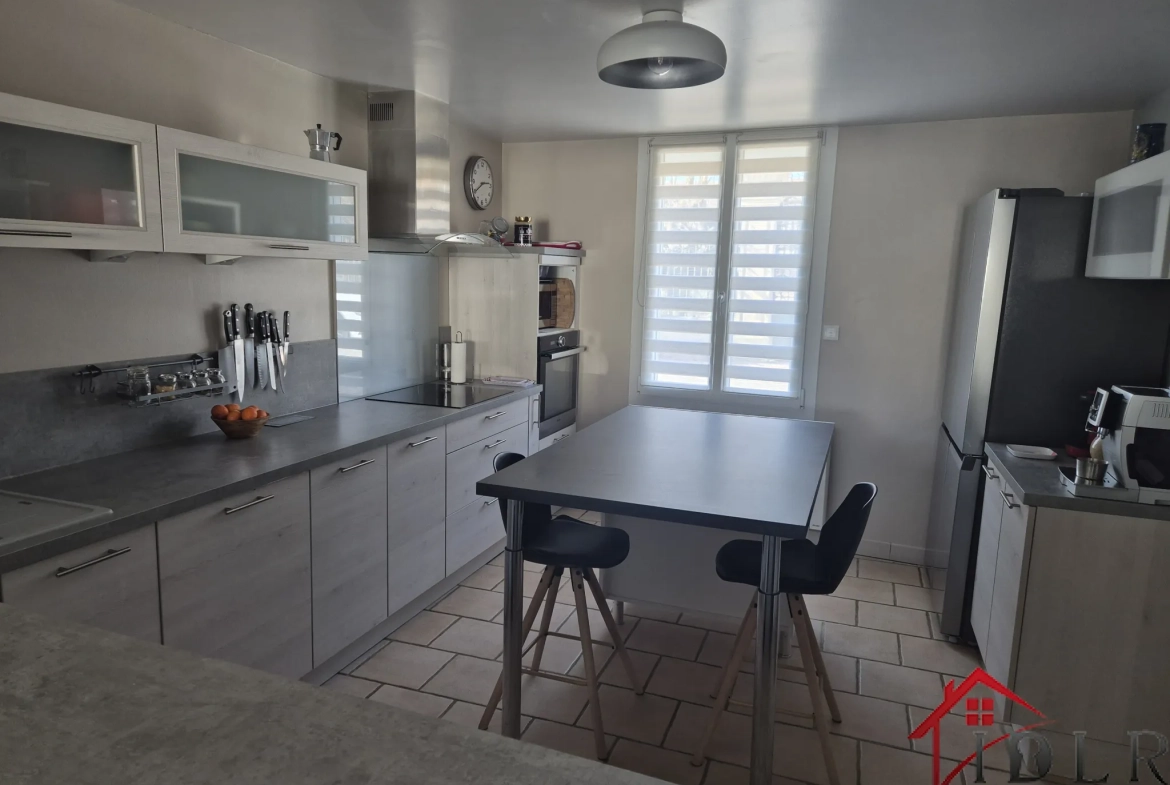 Maison rénovée de 158m² avec 4 chambres et jardin à Saint-Dizier 