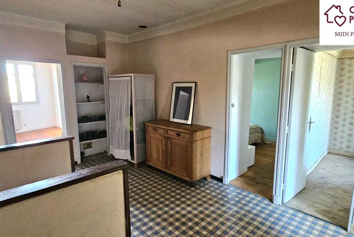 Atypique maison de 223 m² avec dépendances et terrain arboré à Ste Suzanne 