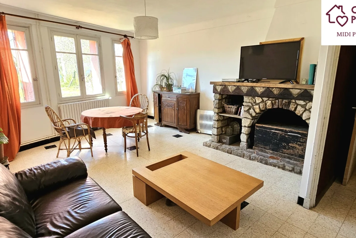 Atypique maison de 223 m² avec dépendances et terrain arboré à Ste Suzanne 