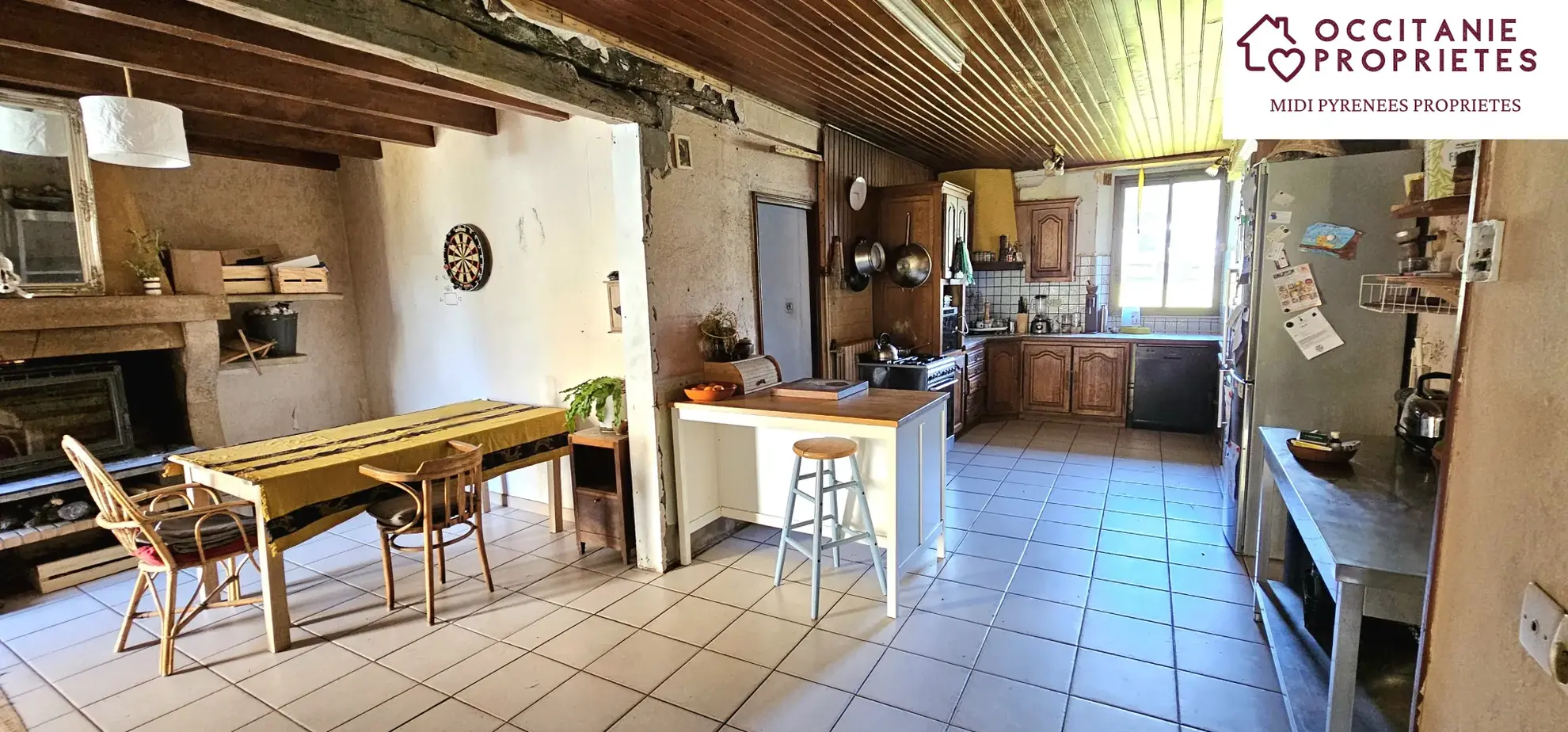 Atypique maison de 223 m² avec dépendances et terrain arboré à Ste Suzanne 