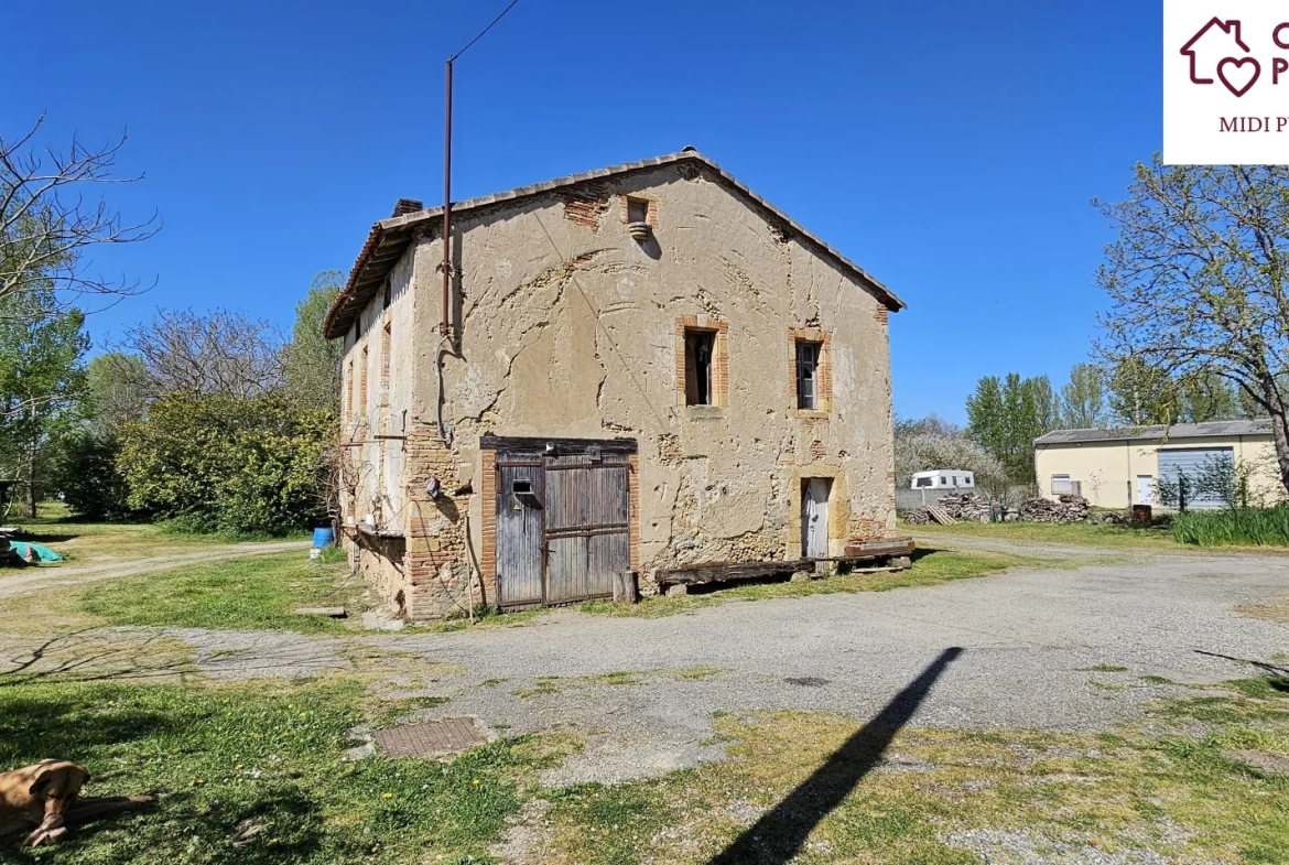 Atypique maison de 223 m² avec dépendances et terrain arboré à Ste Suzanne 
