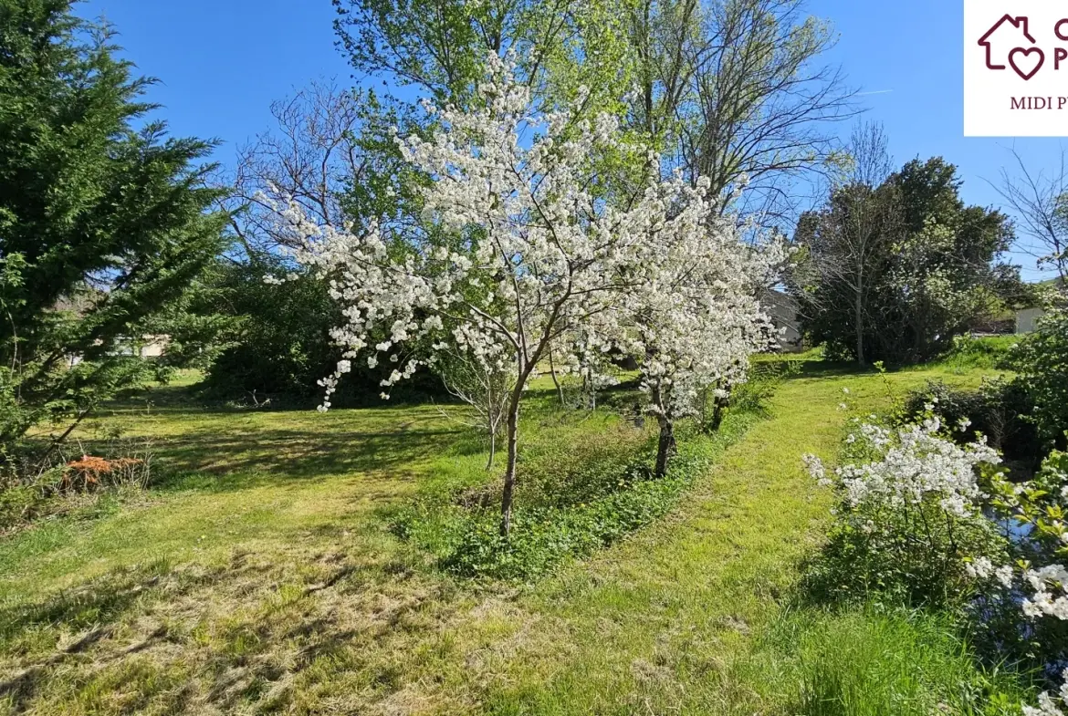 Atypique maison de 223 m² avec dépendances et terrain arboré à Ste Suzanne 