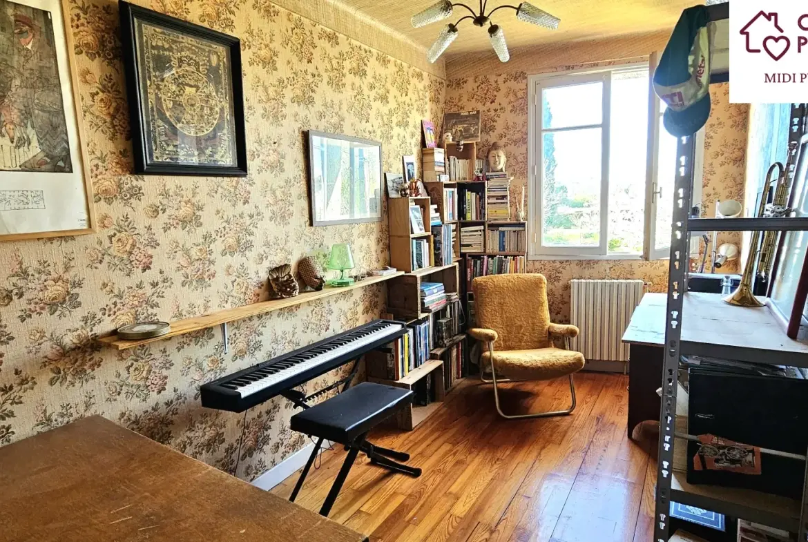 Atypique maison de 223 m² avec dépendances et terrain arboré à Ste Suzanne 