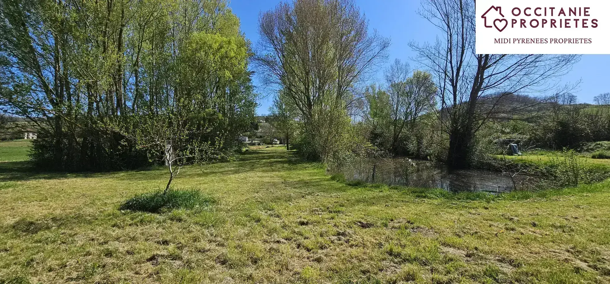 Atypique maison de 223 m² avec dépendances et terrain arboré à Ste Suzanne 