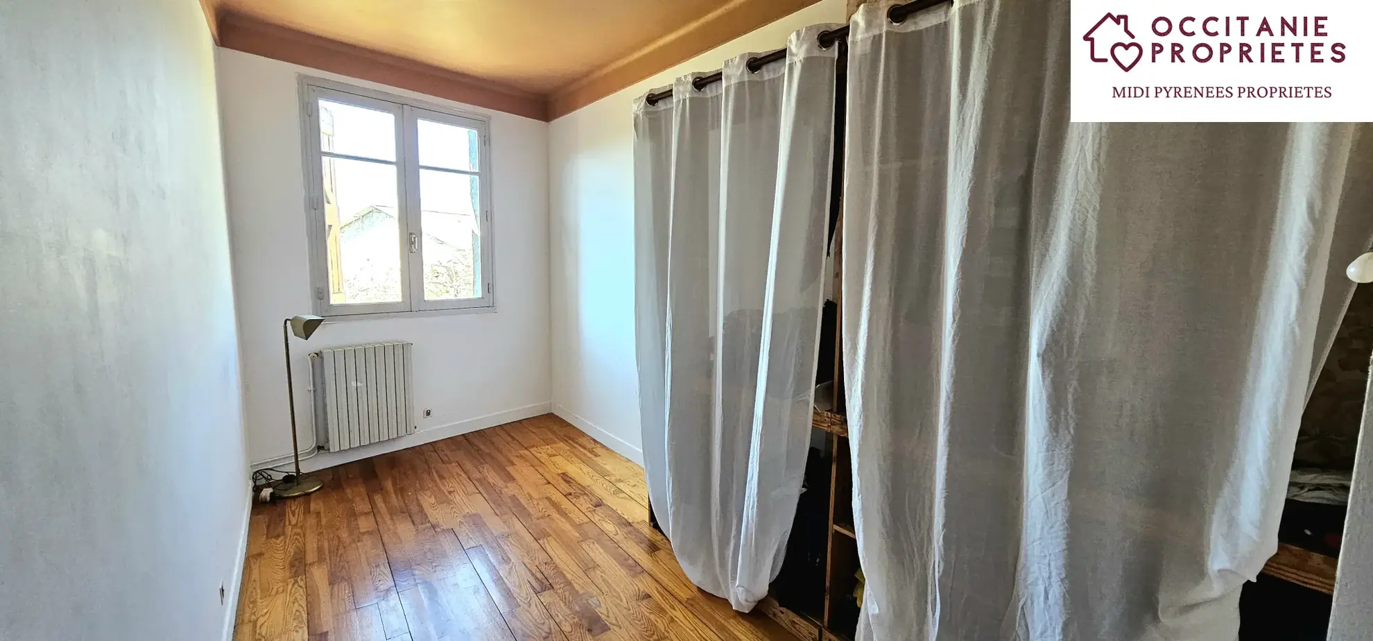 Atypique maison de 223 m² avec dépendances et terrain arboré à Ste Suzanne 