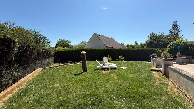 Maison familiale à Rantigny avec jardin et garage – 88 m² 
