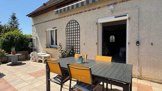Maison familiale à Rantigny avec jardin et garage – 88 m² 