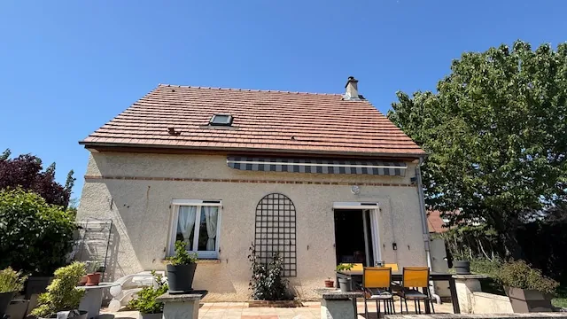 Maison familiale à Rantigny avec jardin et garage – 88 m² 