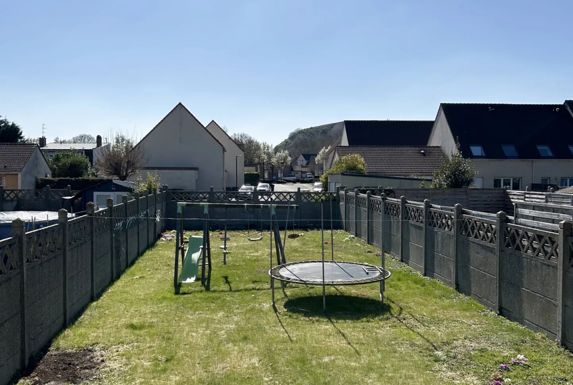 Maison individuelle à Henin Beaumont avec terrasse, 3 chambres et sous-sol spacieux 