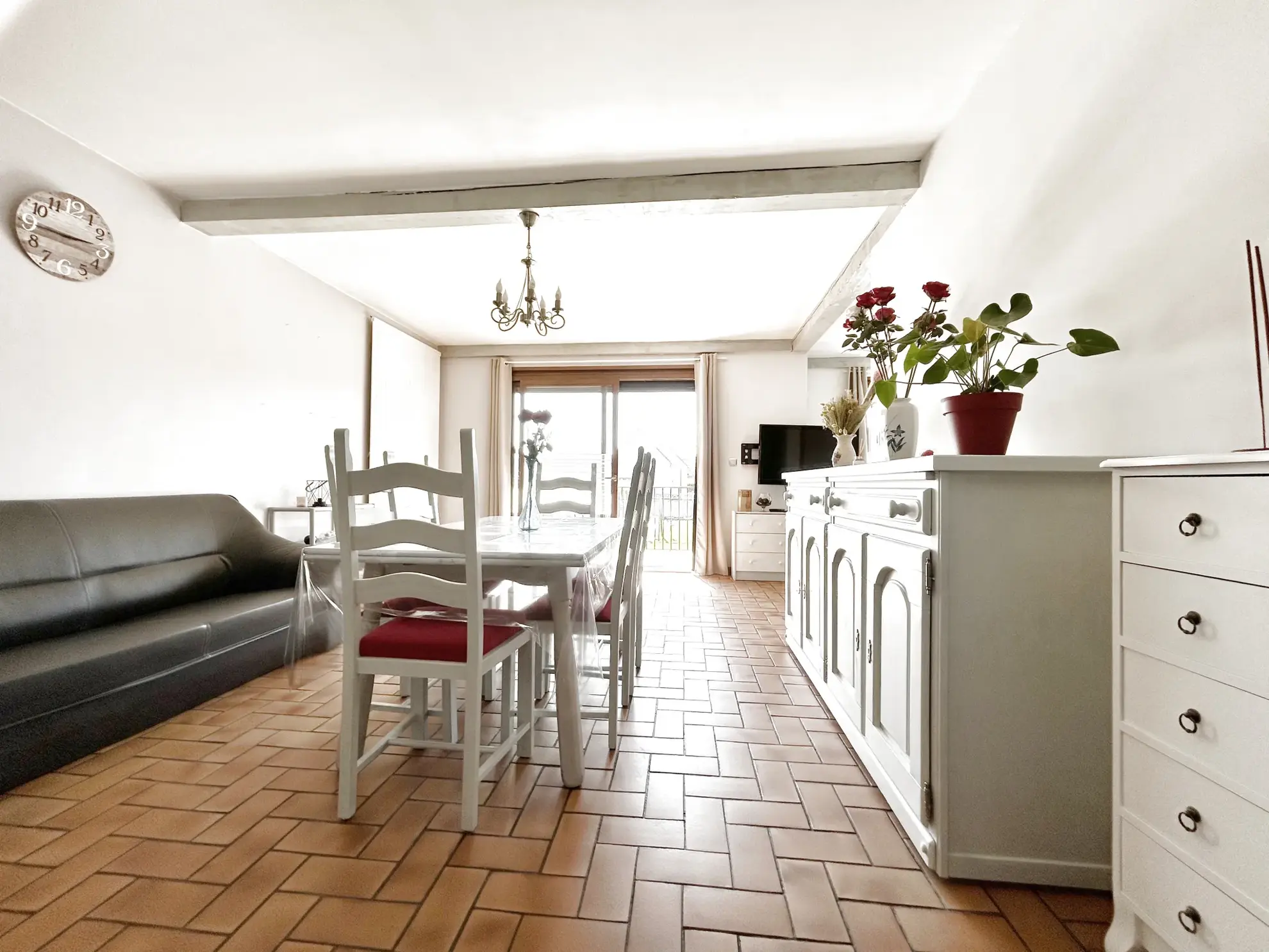 Maison individuelle à Henin Beaumont avec terrasse, 3 chambres et sous-sol spacieux 