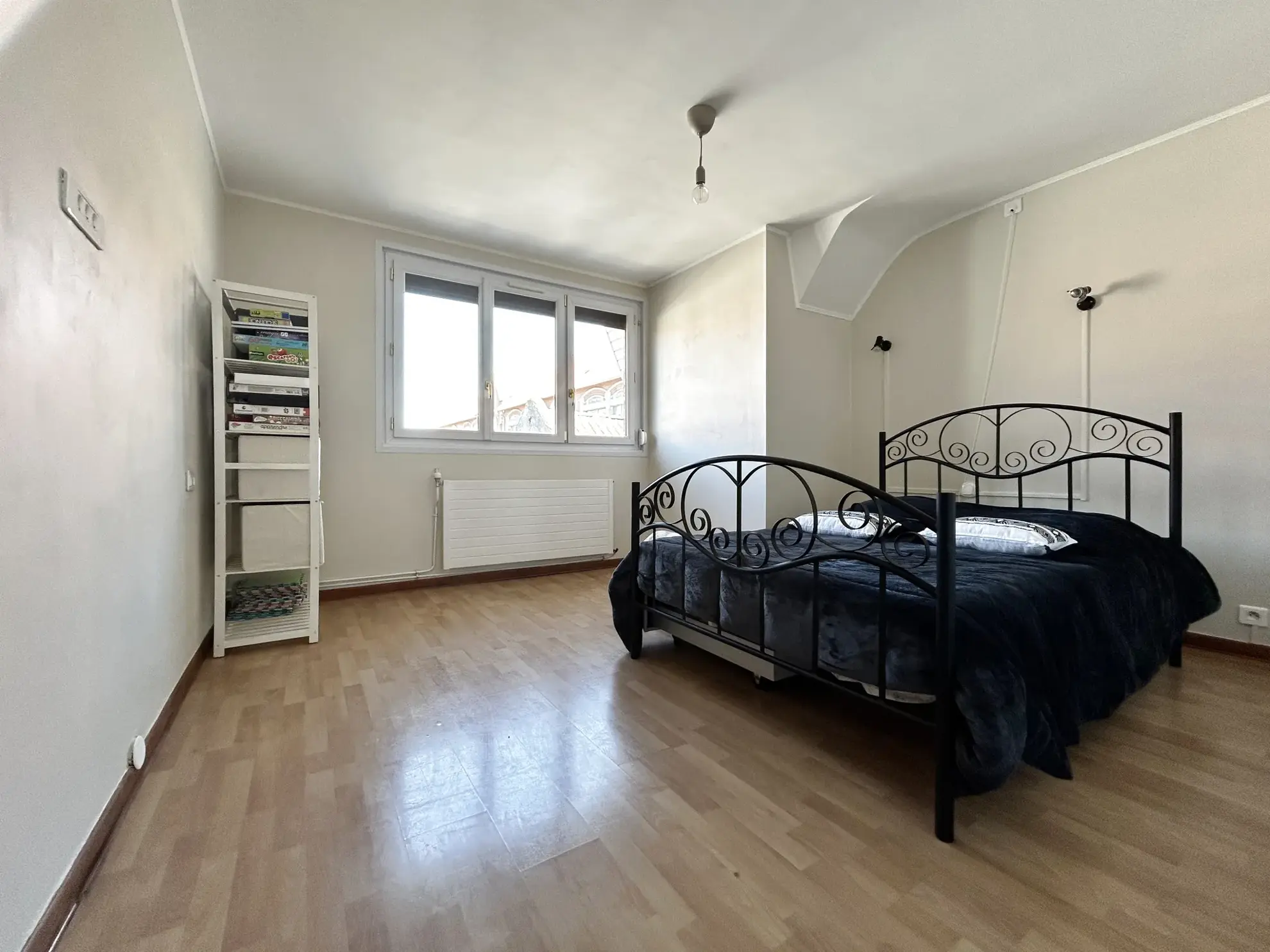 Maison individuelle à Henin Beaumont avec terrasse, 3 chambres et sous-sol spacieux 