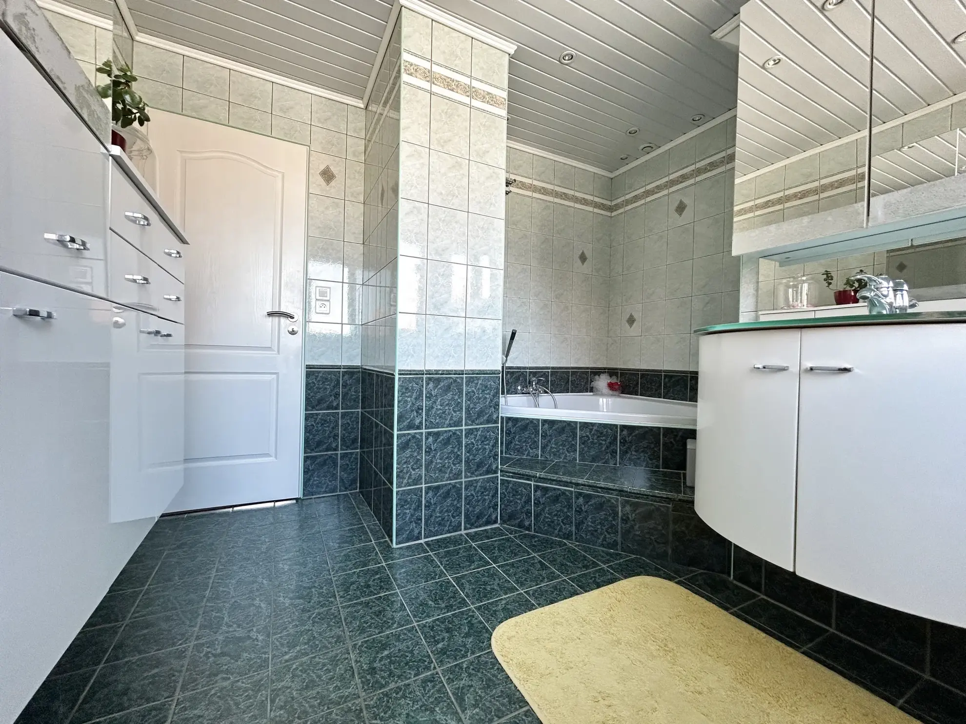 Maison individuelle à Henin Beaumont avec terrasse, 3 chambres et sous-sol spacieux 
