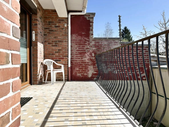 Maison individuelle à Henin Beaumont avec terrasse, 3 chambres et sous-sol spacieux 