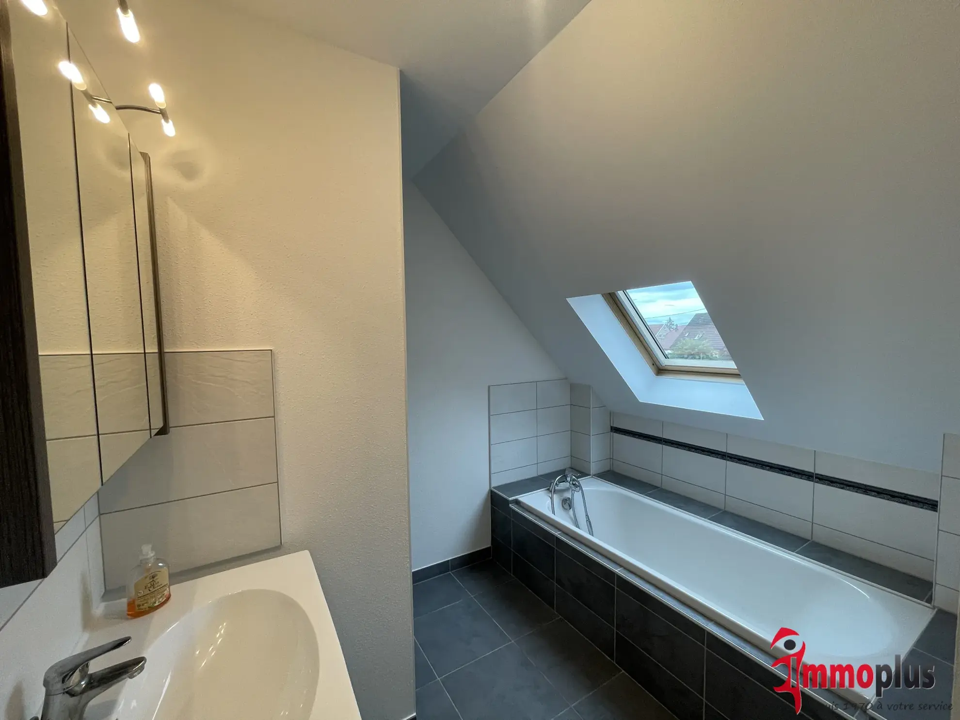 Appartement T3 avec terrasse de 45 m² à Bartenheim - standing et proximité frontière 