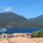 Charmant T2 avec vue mer, studio indépendant, parking et terrasse à Propriano