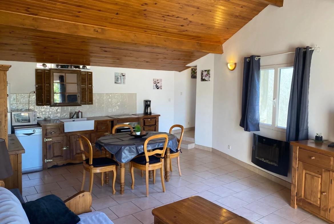 Charmant T2 avec vue mer, studio indépendant, parking et terrasse à Propriano 