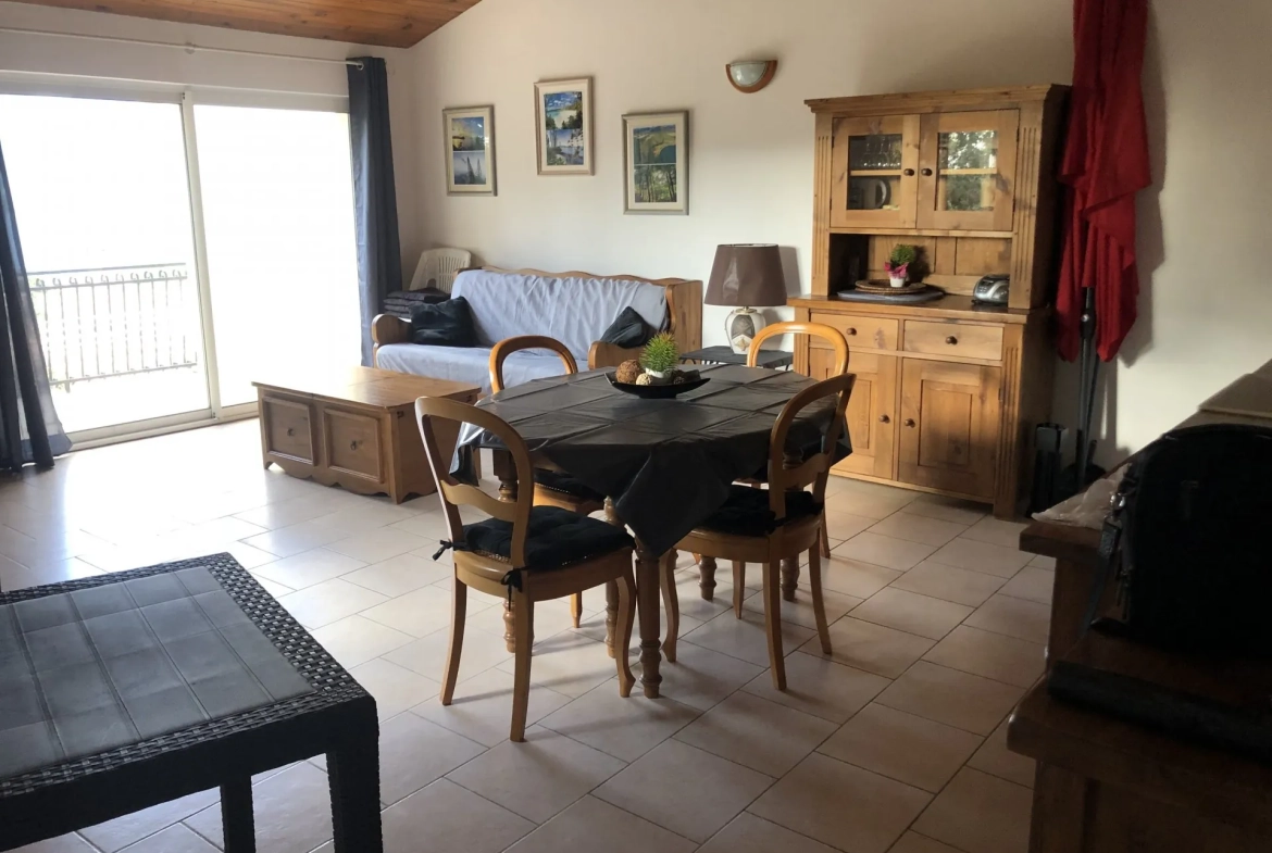 Charmant T2 avec vue mer, studio indépendant, parking et terrasse à Propriano 