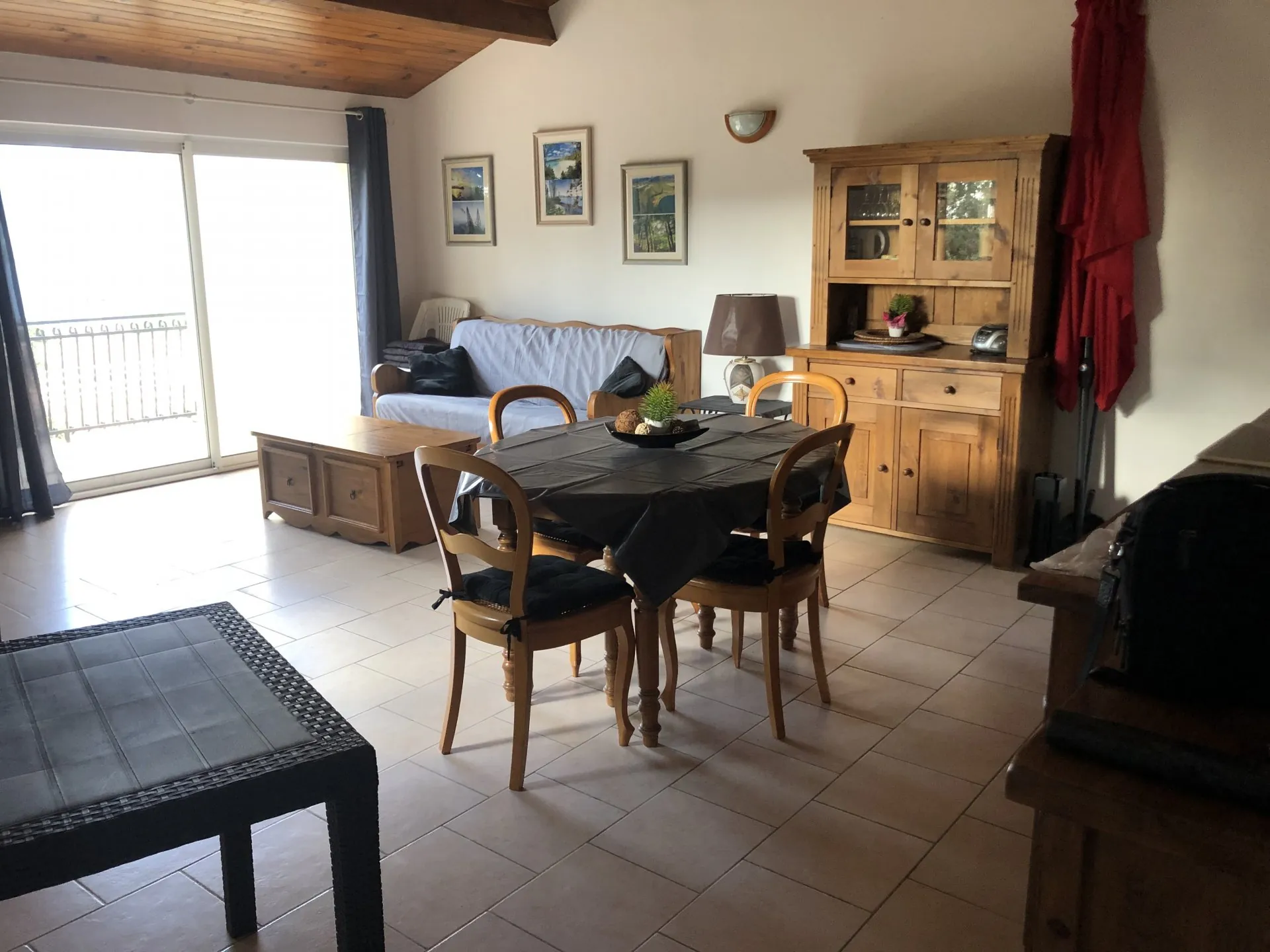 Charmant T2 avec vue mer, studio indépendant, parking et terrasse à Propriano 