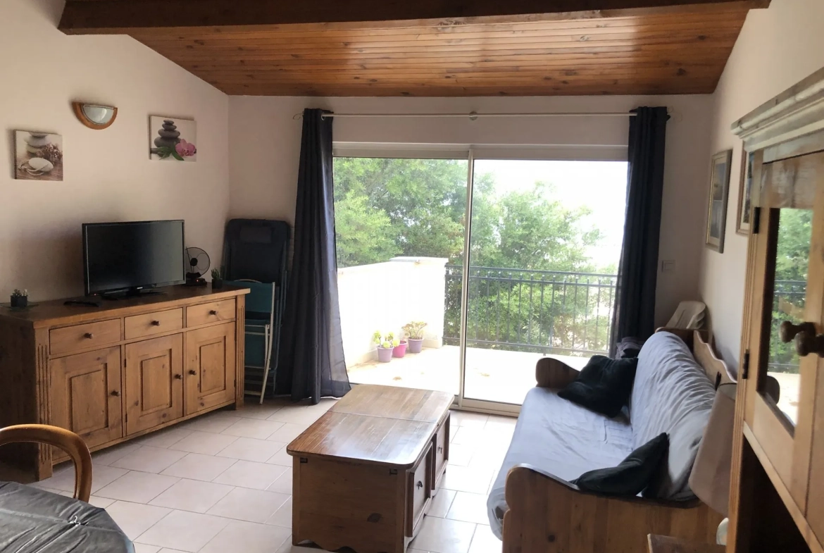 Charmant T2 avec vue mer, studio indépendant, parking et terrasse à Propriano 