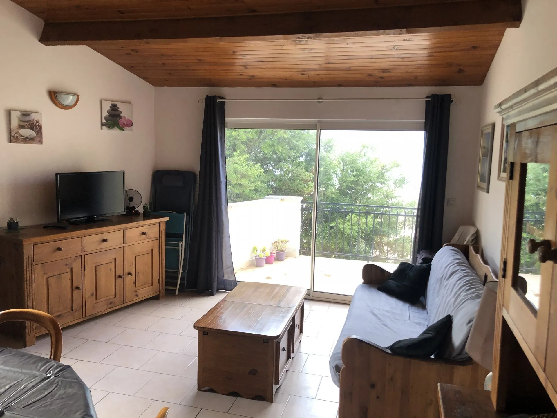 Charmant T2 avec vue mer, studio indépendant, parking et terrasse à Propriano 