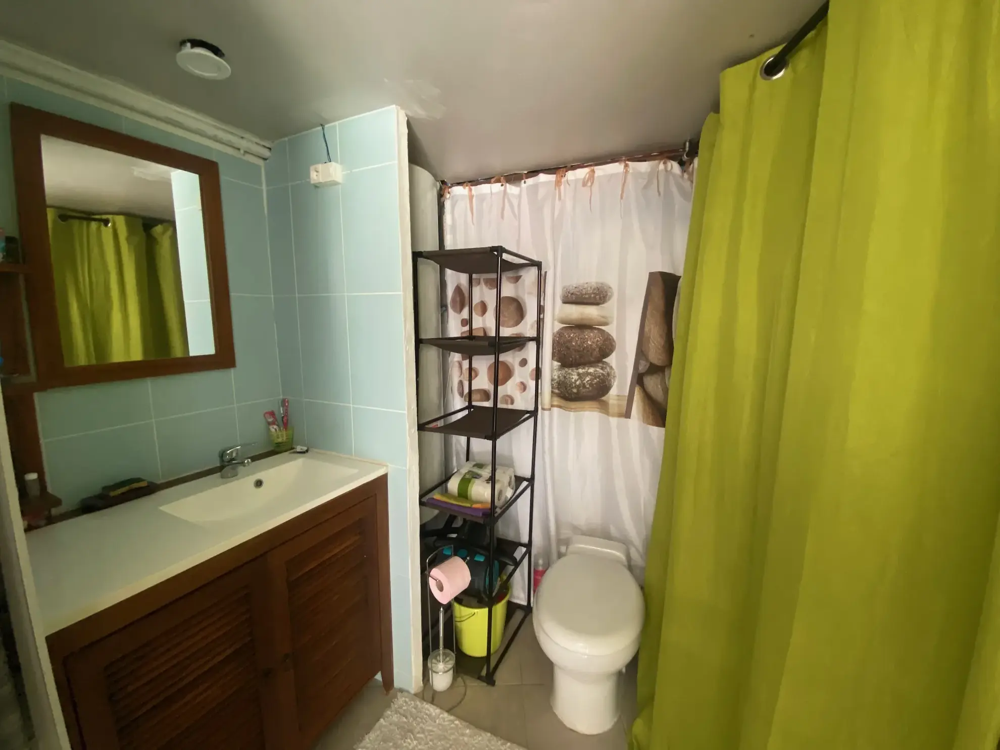 Charmant T2 avec vue mer, studio indépendant, parking et terrasse à Propriano 