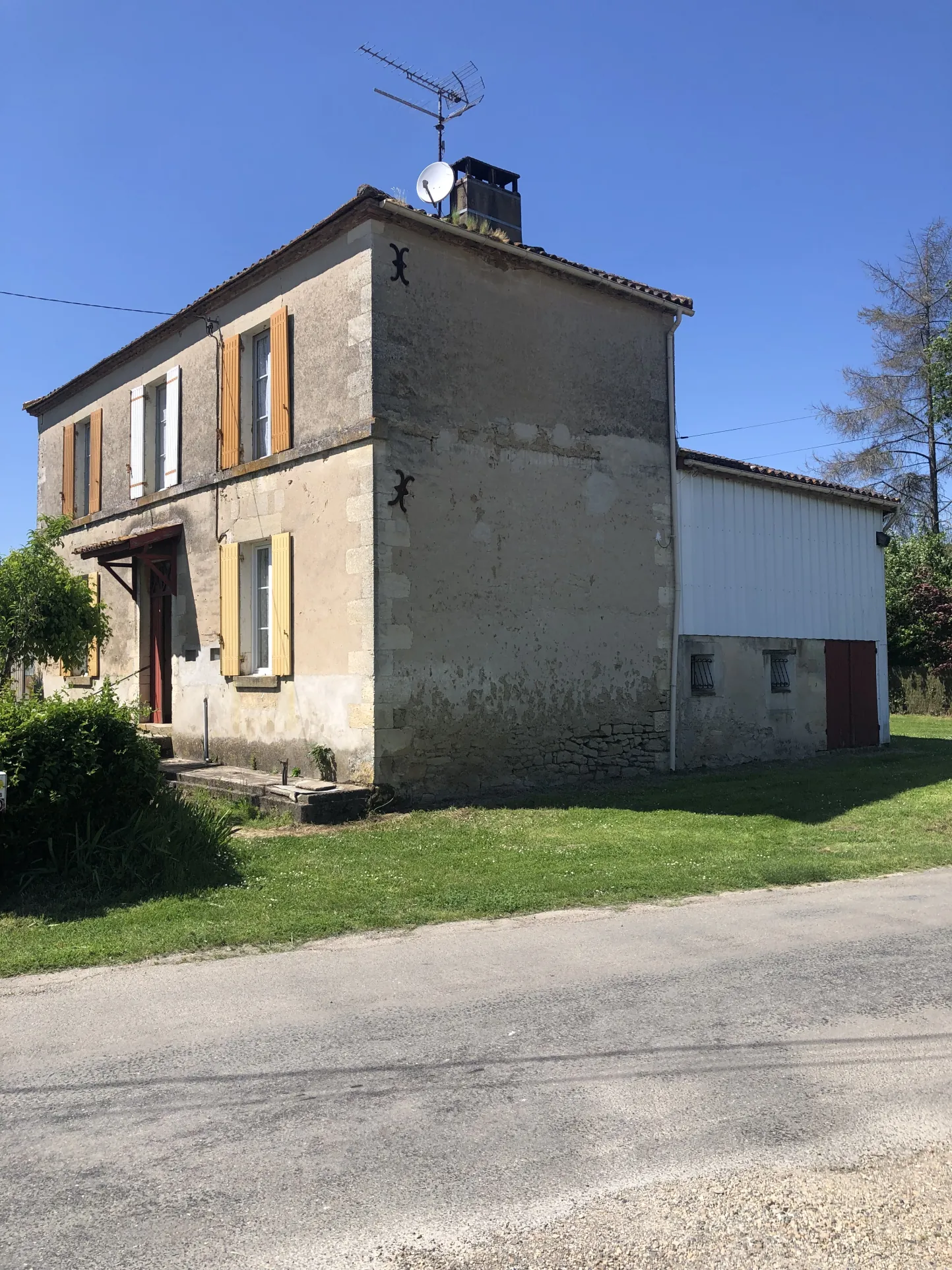 Charmante maison girondine de 120 m² avec dépendance et grand terrain entre La Réole et Marmande 