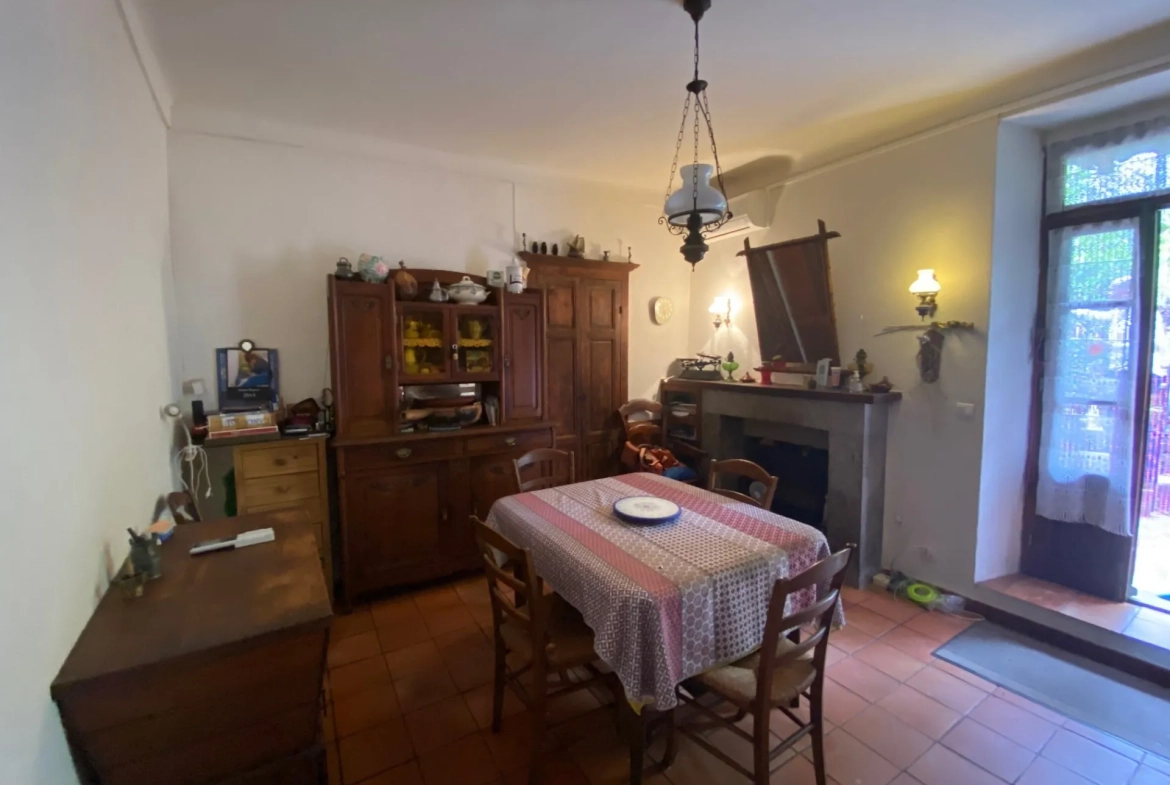 Maison de village spacieuse avec terrain à Loreto di Tallano 