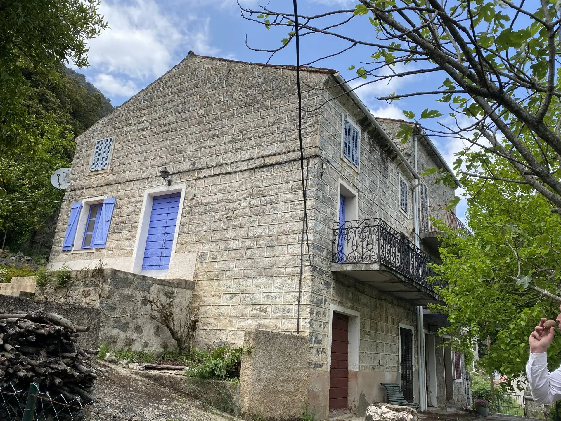 Maison de village spacieuse avec terrain à Loreto di Tallano 
