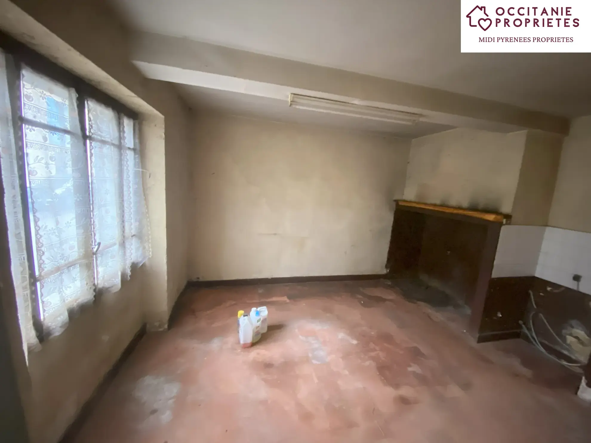 Maison de village à rénover à L Isle en Dodon, proche rivière et commerces 