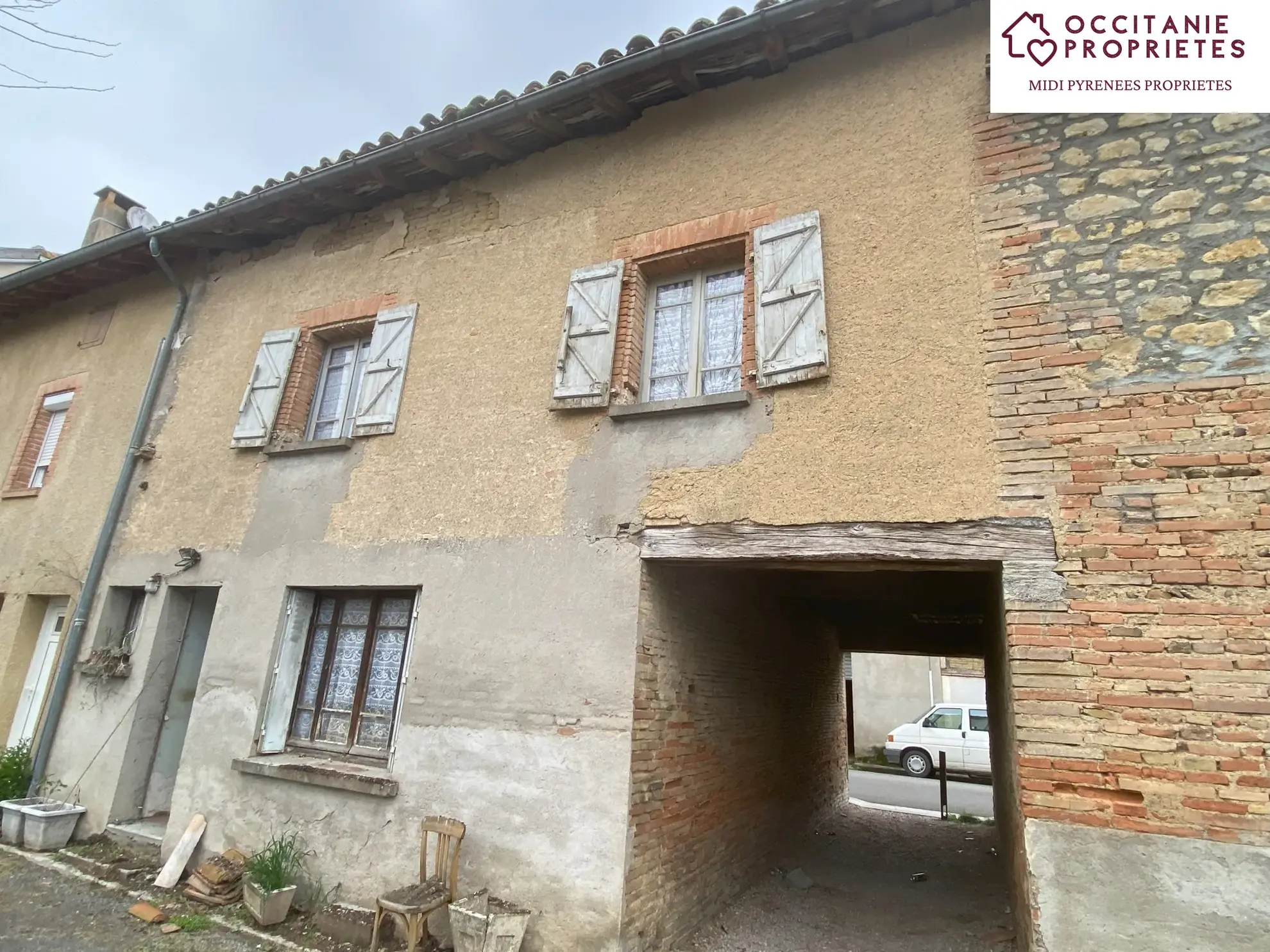 Maison de village à rénover à L Isle en Dodon, proche rivière et commerces 