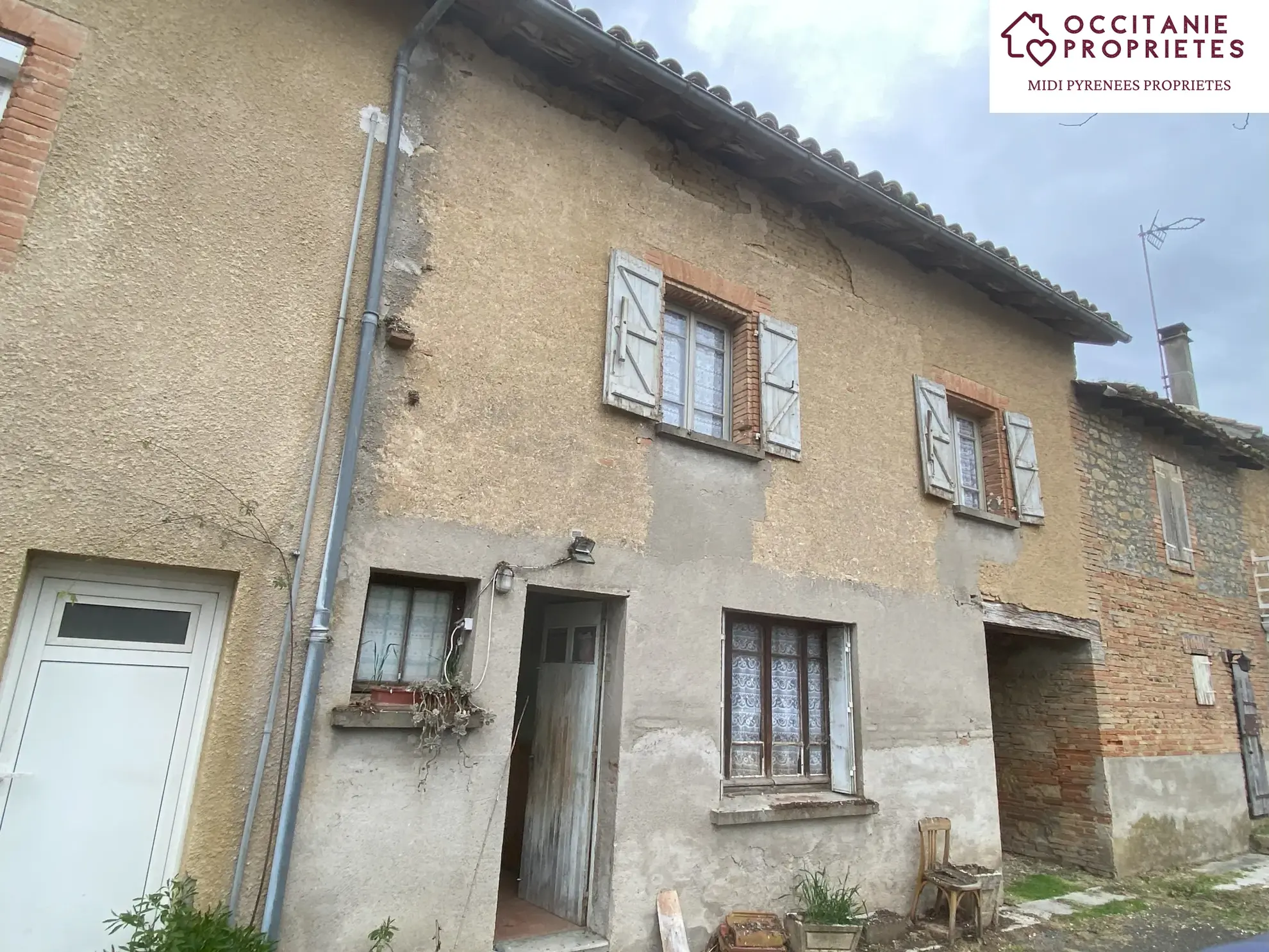Maison de village à rénover à L Isle en Dodon, proche rivière et commerces 